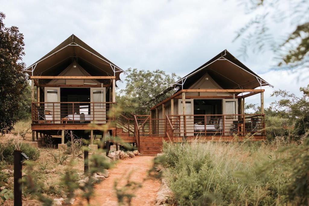 South African Adventure For 2 Poeple, Embark On An Unforgettable Adventure In Kruger National Park Staying In White River!
