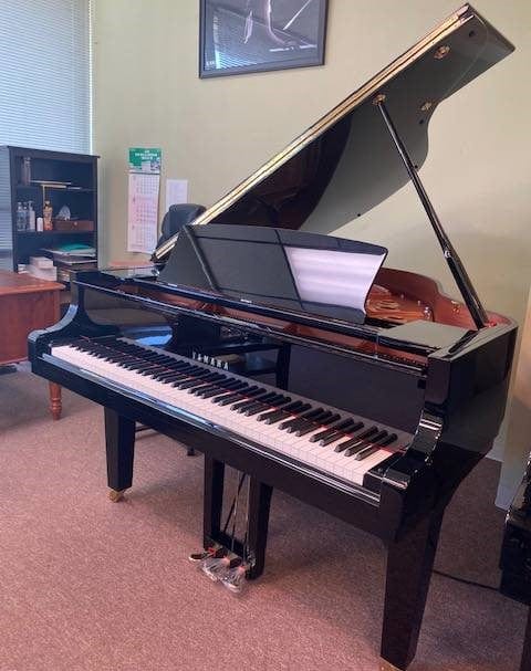Yamaha Baby Grand Piano GC1