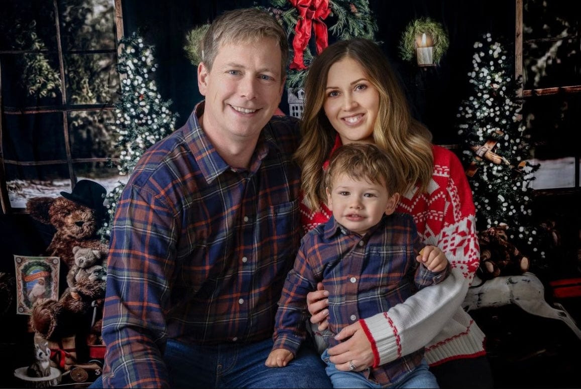 Christmas Mini Photoshoot With Print For Up To 5 Participants At 34 UK Locations