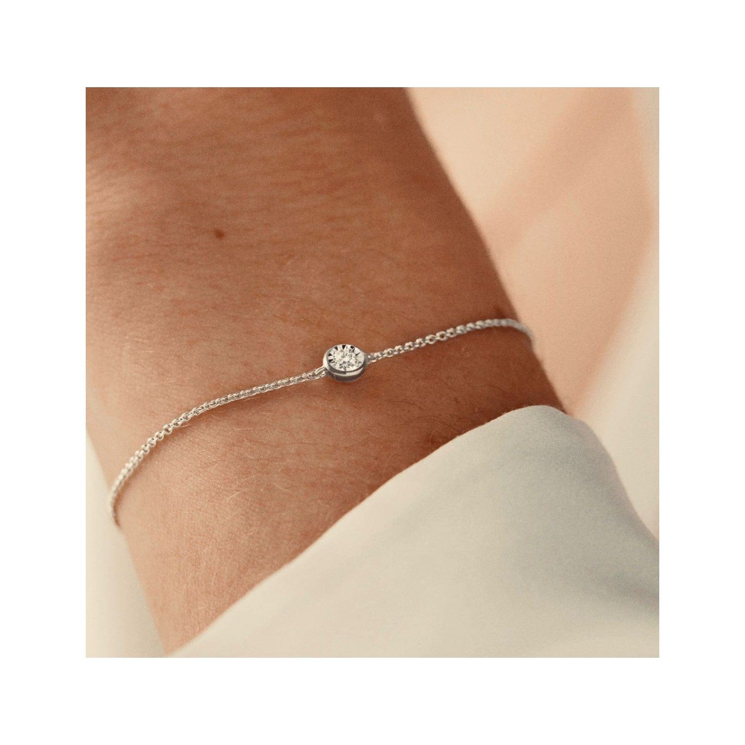 Bezel Mount Brilliant Cut Man Made Diamond Bracelet 925 Silver