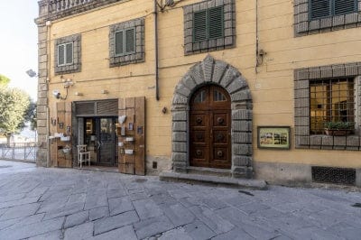 Tuscan Tapas & Wines Escape For 4 People