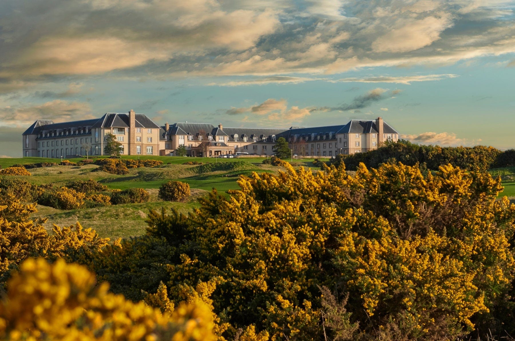 An Overnight Stay For 4 People & 2 Fourballs At Fairmont, St Andrews [CS]