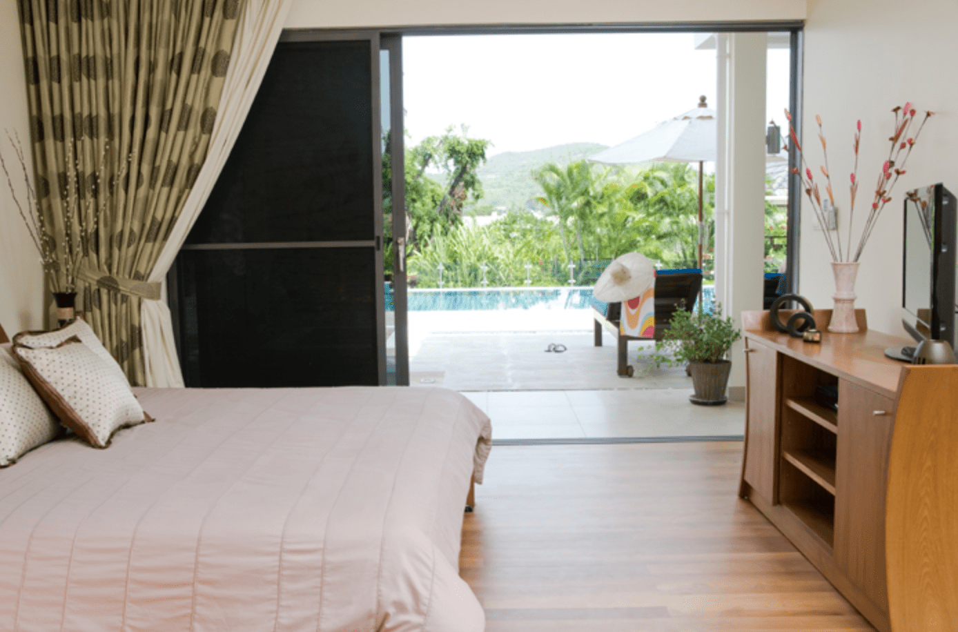 7 Night Stay In A Luxury Private Villa In Thailand For 12 people [CS]